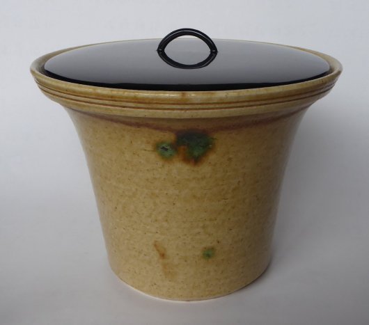 加藤唐三郎　黄瀬戸末広水指