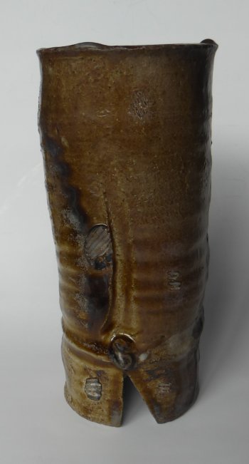 黄唐津竹形花入