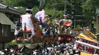 三国祭りでは、継体天皇の御神体を載せた神輿が出る