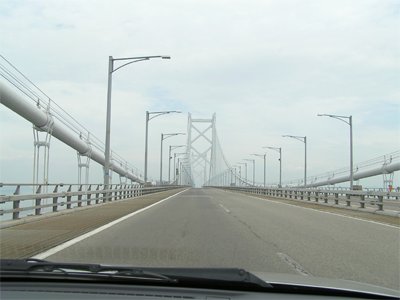 陽炎で遠方の道路が消えちゃっているんですけど、
サイズが小さいんで判りませんな～　(;´д｀)y-~~